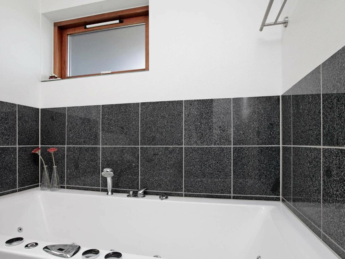 6 Person Holiday Home In Bogense Exteriör bild